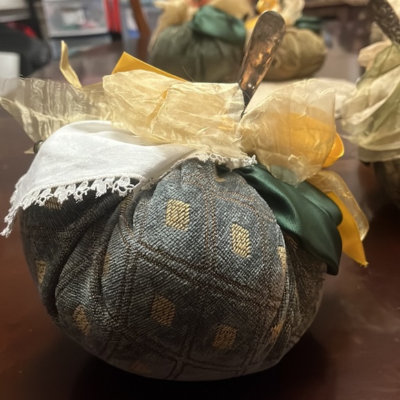 Decorative pumpkins - Picture 3 of 3